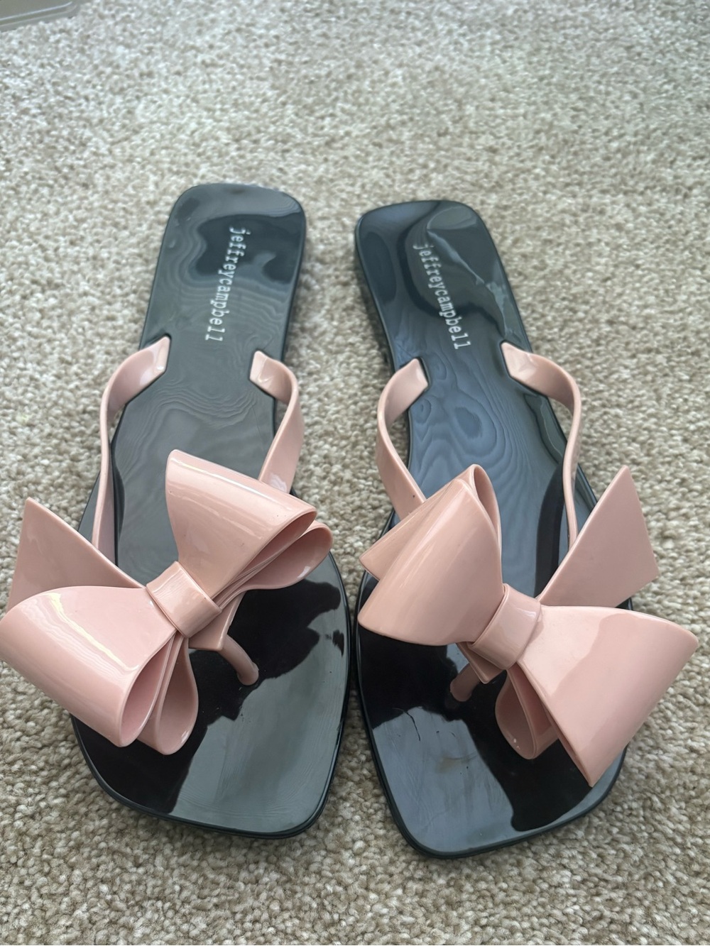 Jeffrey Campbell Black Shiny Sandal Thong Flats Pink Bow US Size 9 NWOB